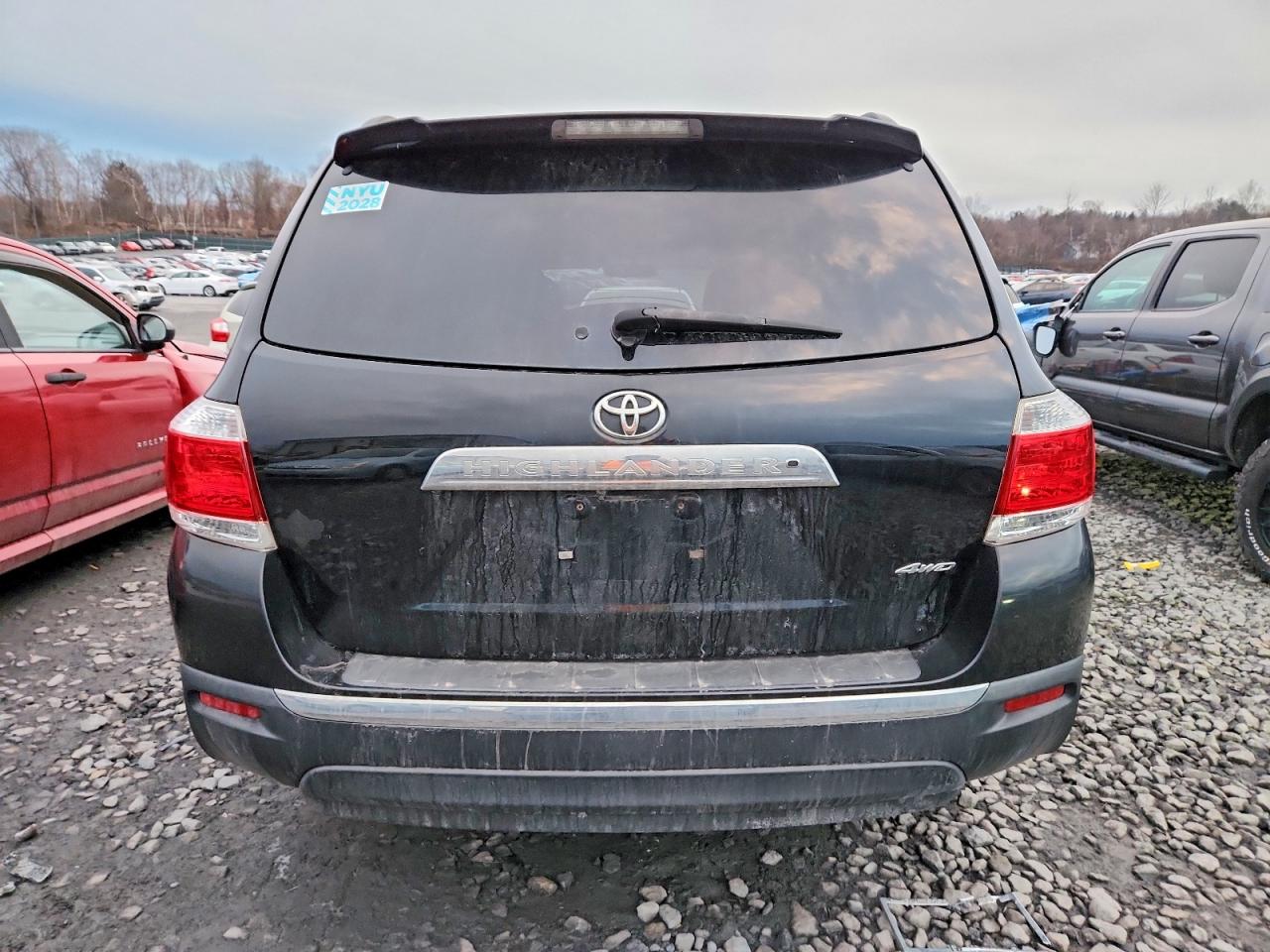 2011 TOYOTA HIGHLANDER BASE photo 6