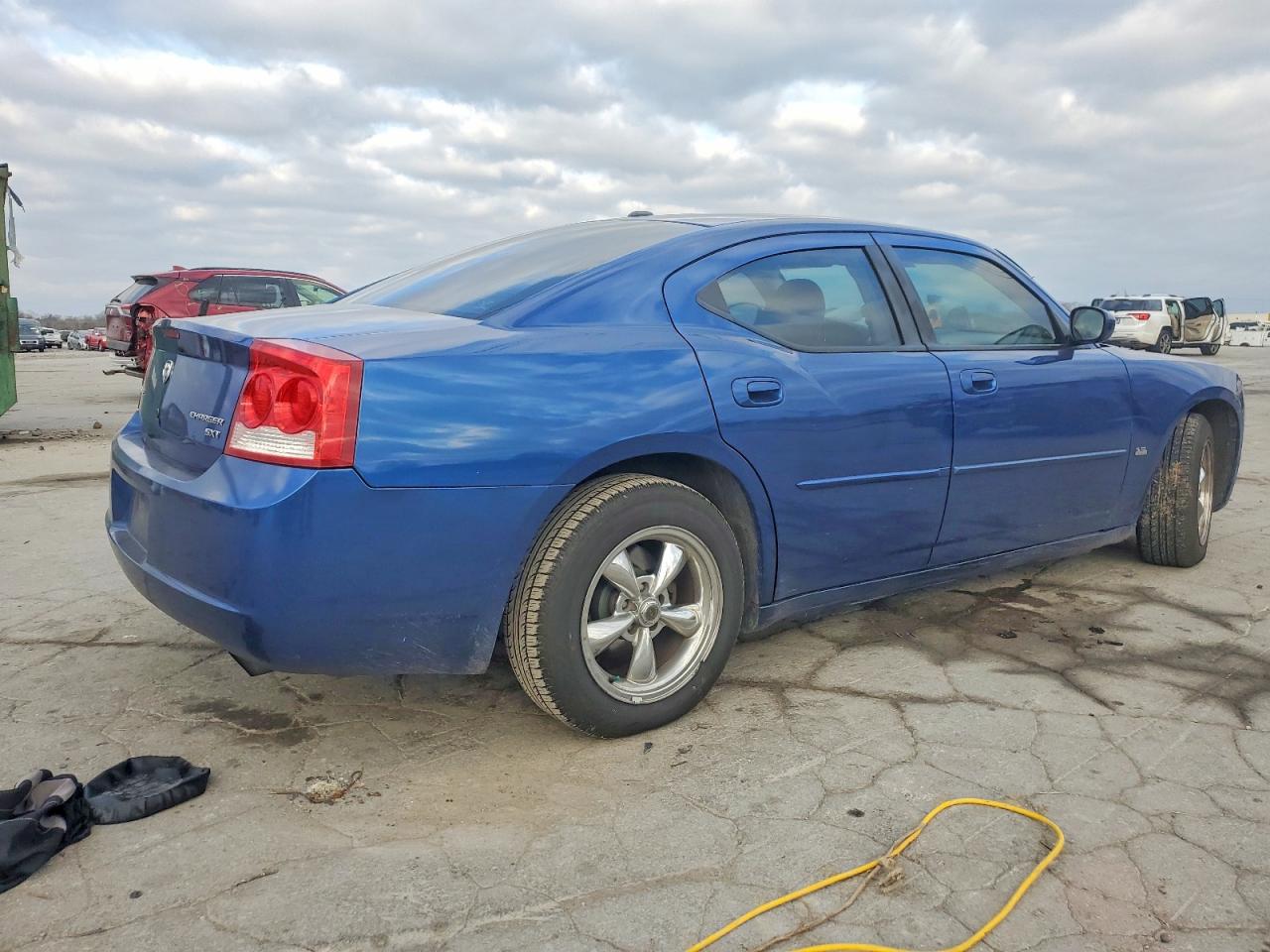 2010 DODGE CHARGER SXT photo 3