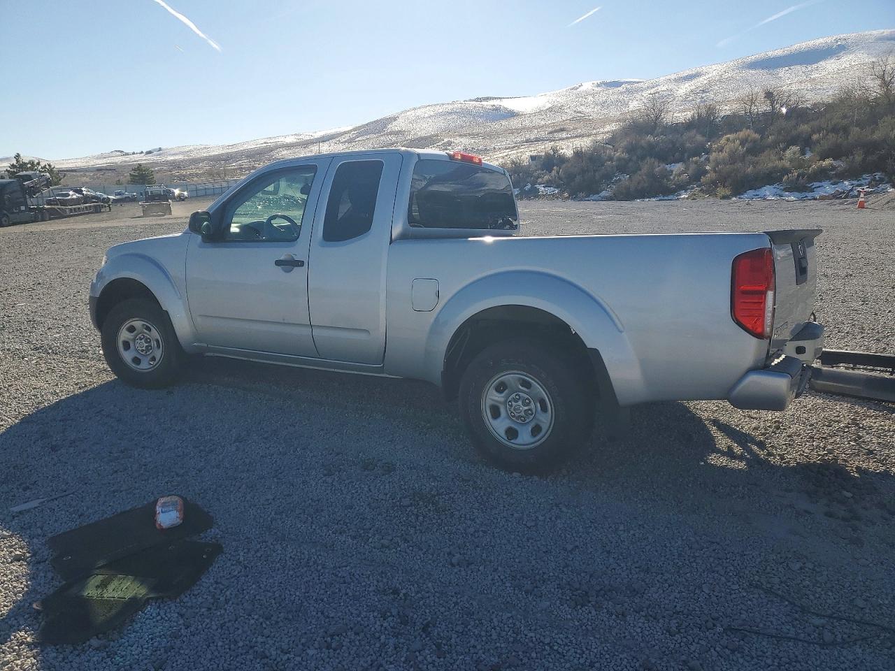 2017 NISSAN FRONTIER S photo 2