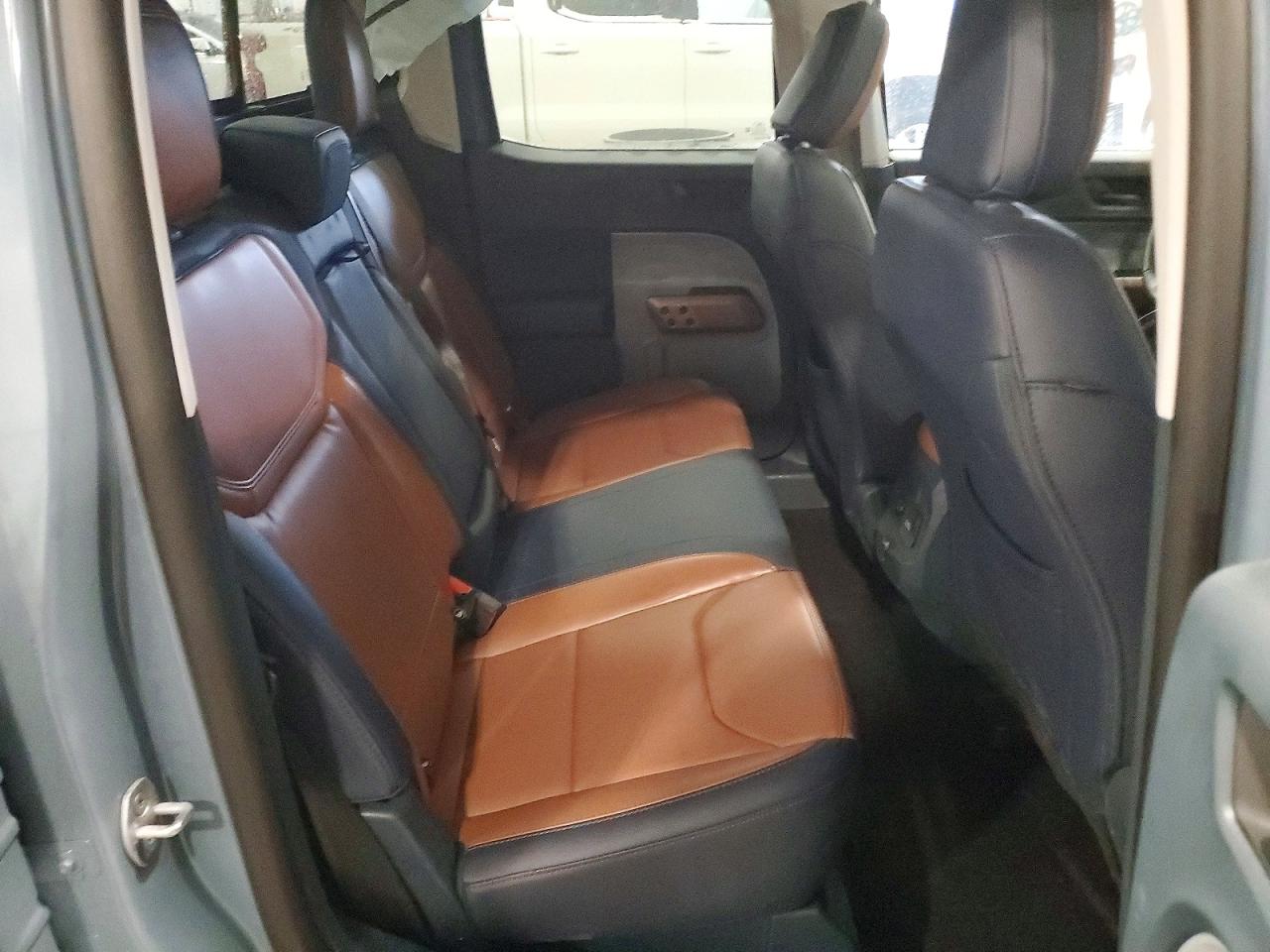 2024 FORD MAVERICK LARIAT photo 10