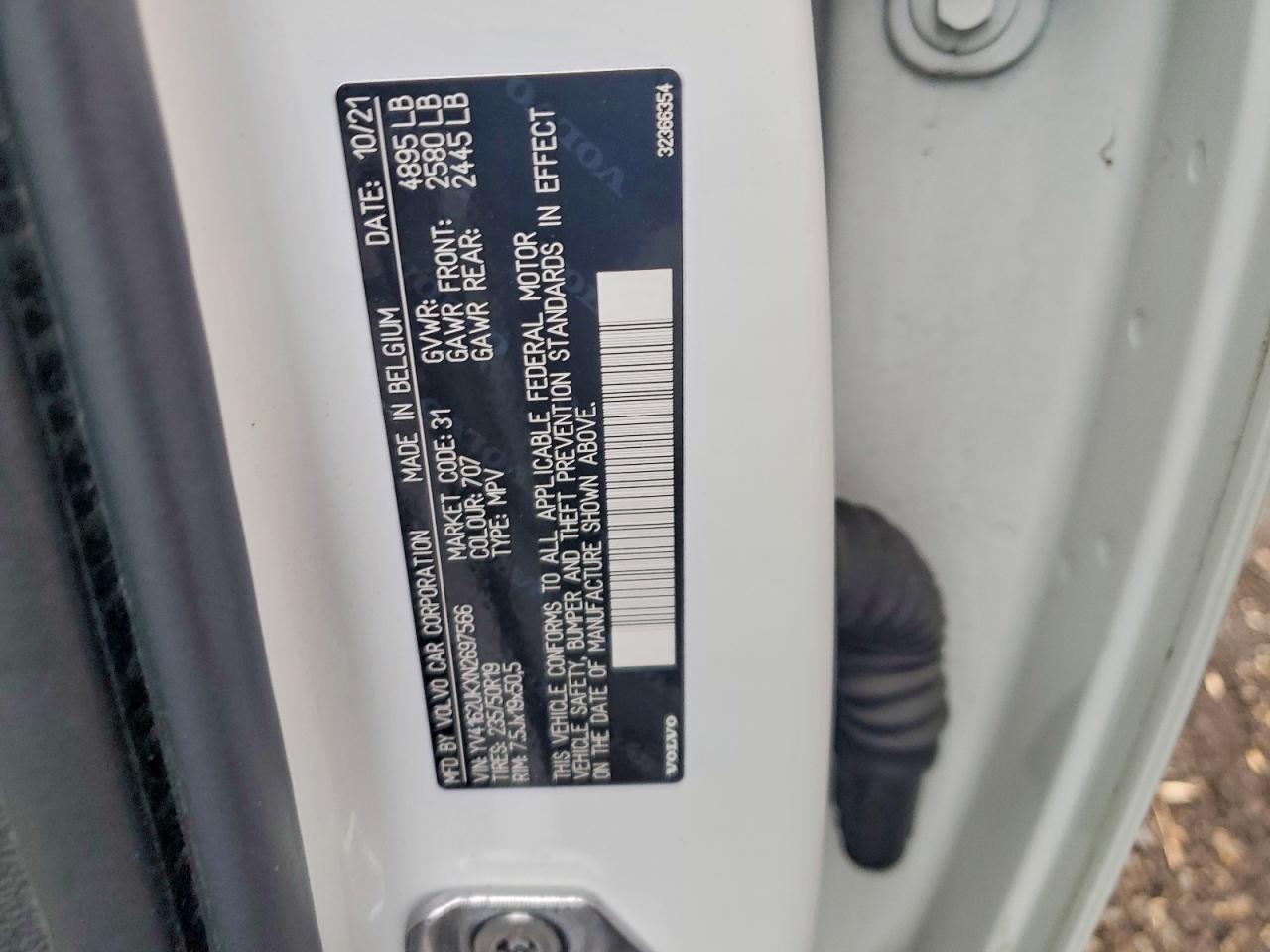 2022 VOLVO XC40 T5 MOMENTUM photo 13