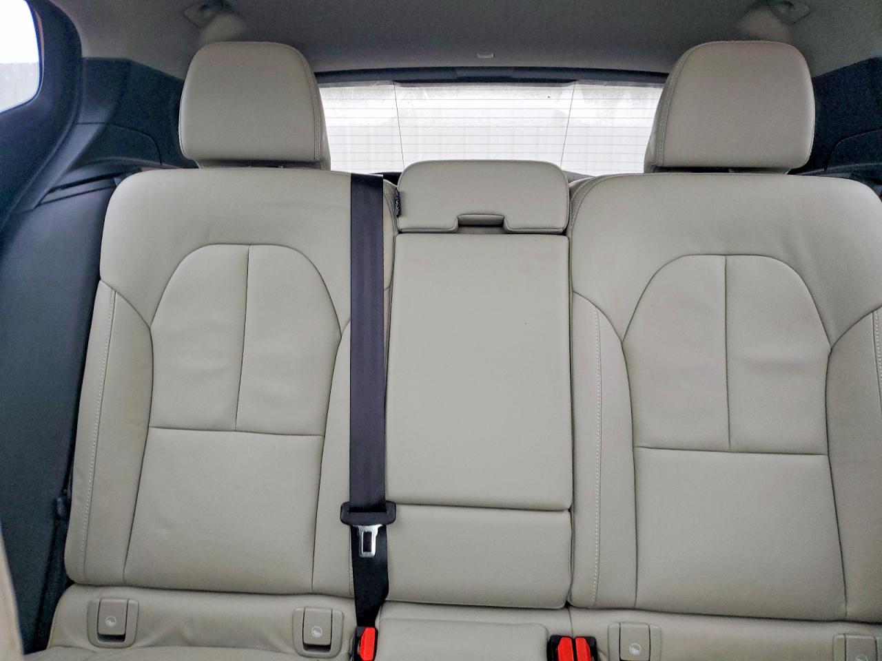 2022 VOLVO XC40 T5 MOMENTUM photo 10