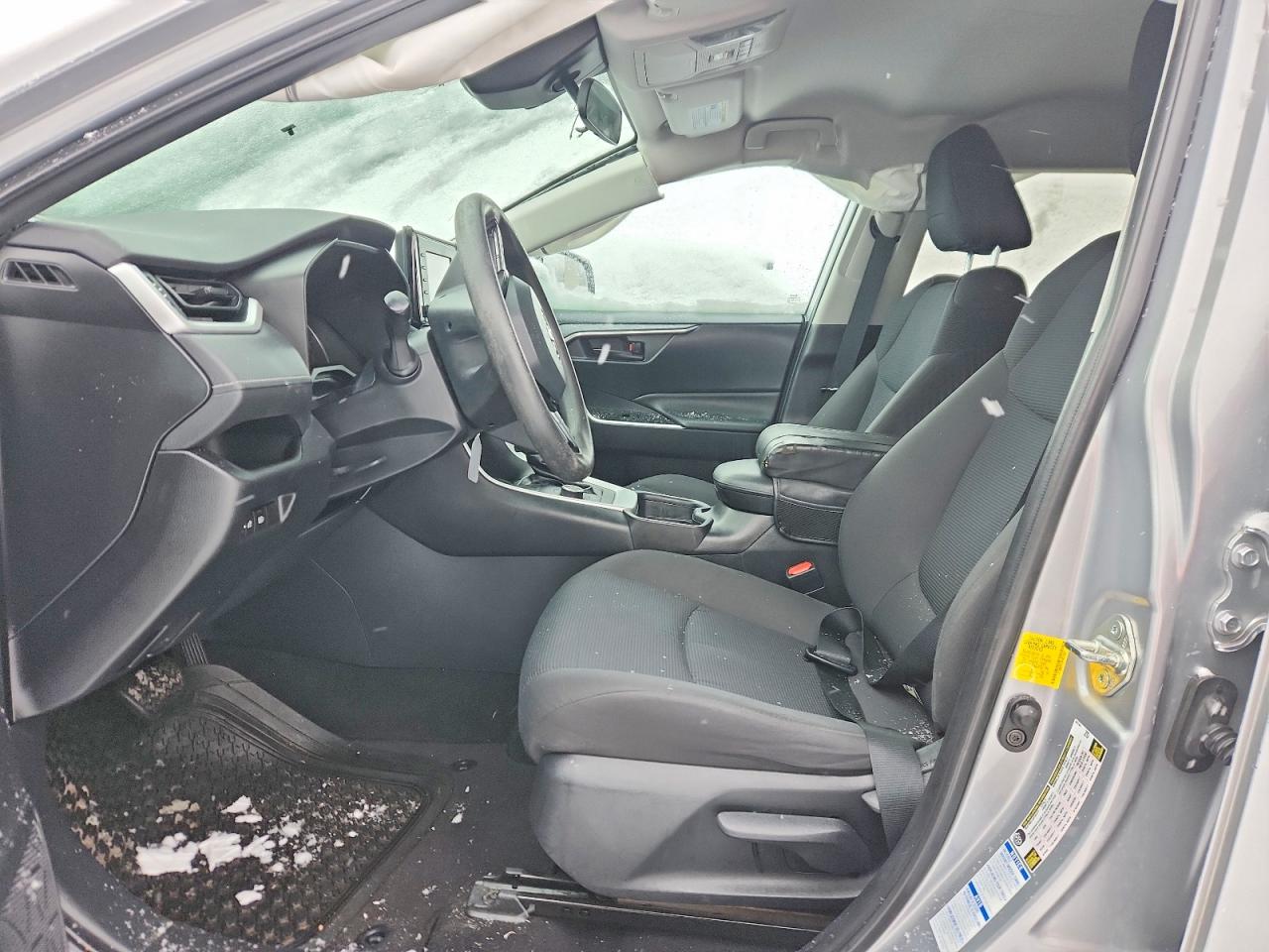 2019 TOYOTA RAV4 LE photo 7
