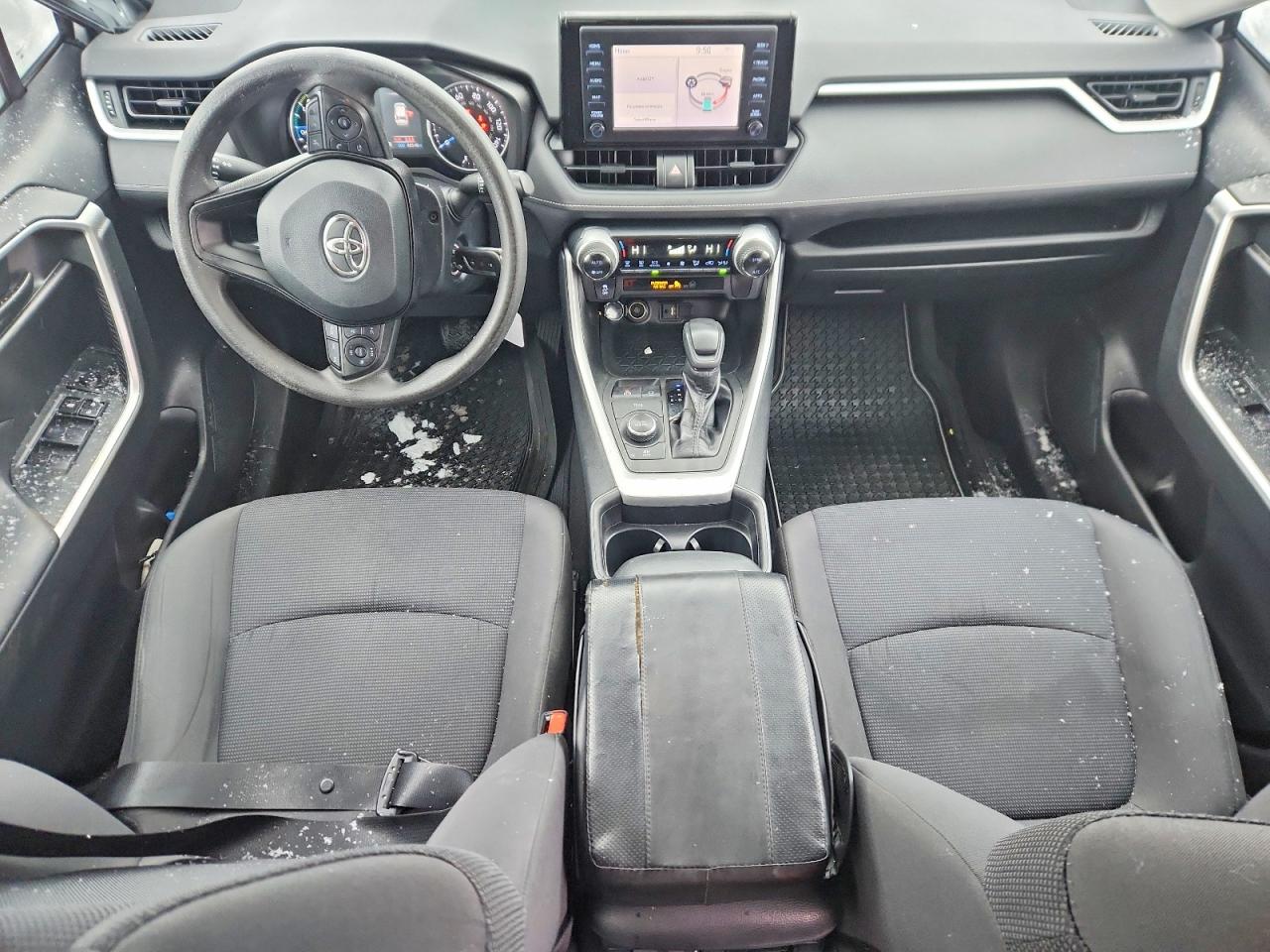 2019 TOYOTA RAV4 LE photo 8