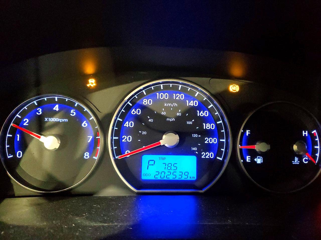 2010 HYUNDAI SANTA FE GLS photo 9