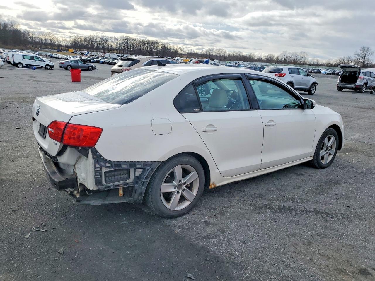 2012 VOLKSWAGEN JETTA TDI photo 3