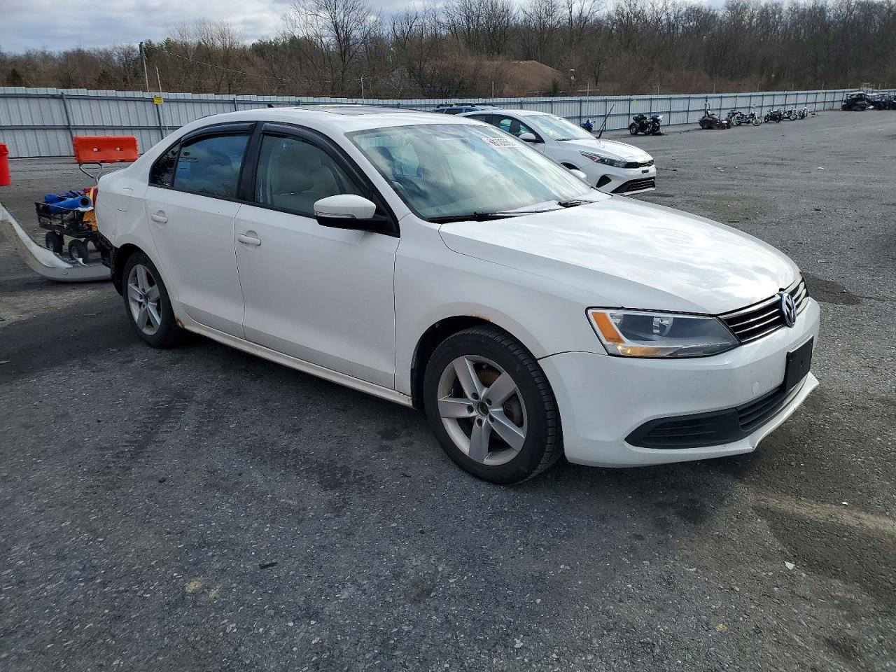 2012 VOLKSWAGEN JETTA TDI photo 4