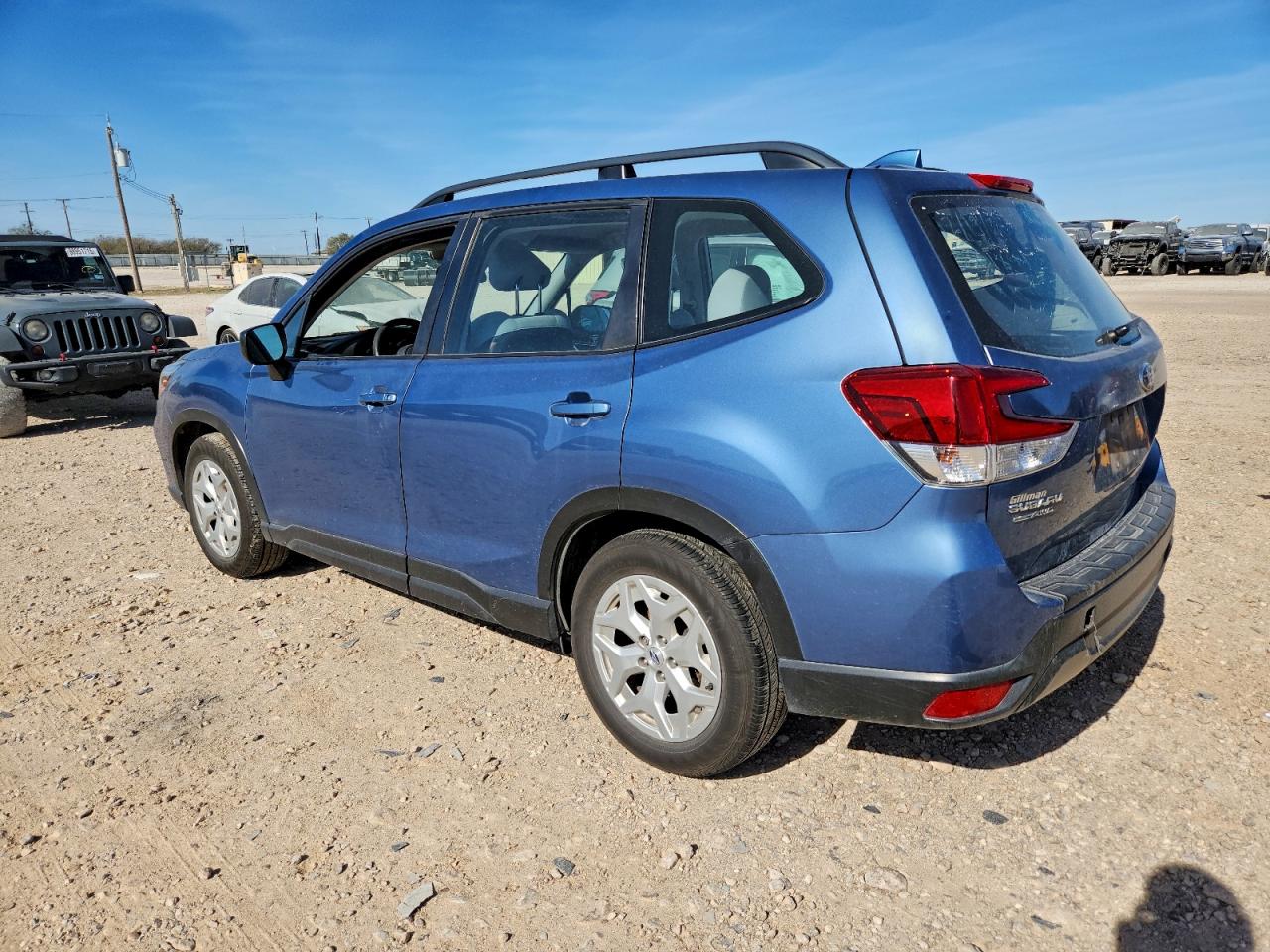 2020 SUBARU FORESTER photo 2