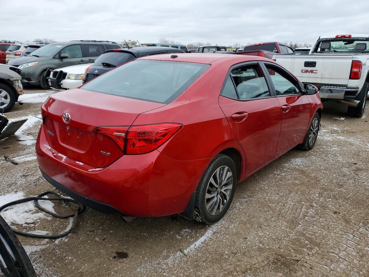2018 TOYOTA COROLLA L photo 3