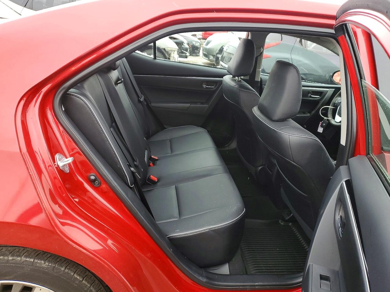 2018 TOYOTA COROLLA L photo 10