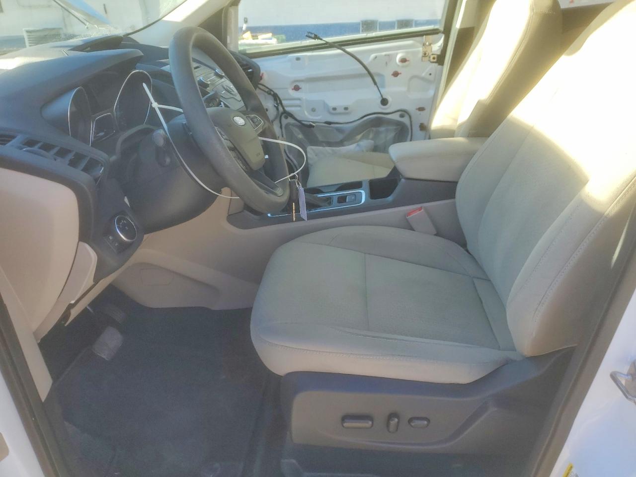 2017 FORD ESCAPE SE photo 7
