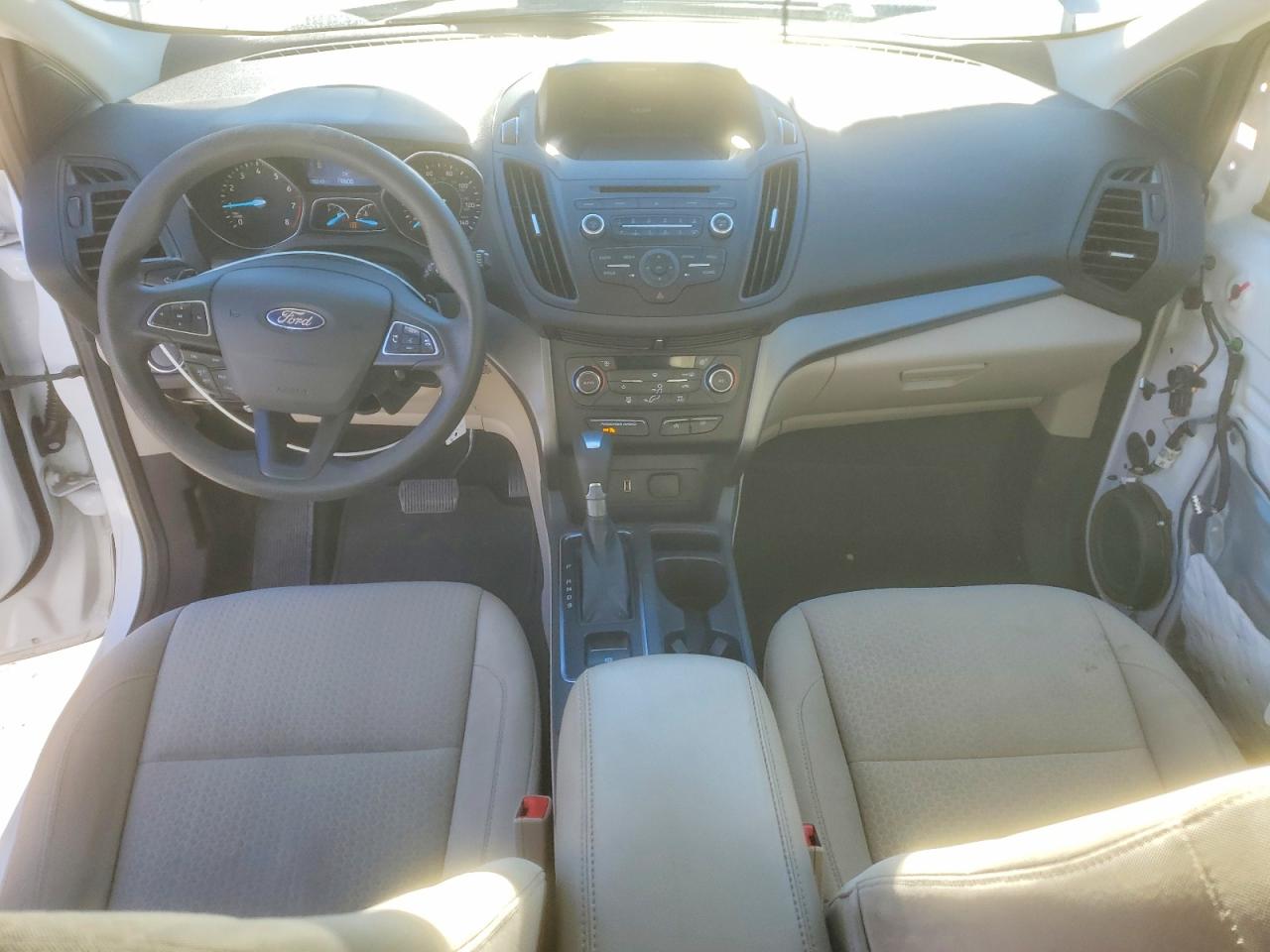 2017 FORD ESCAPE SE photo 8