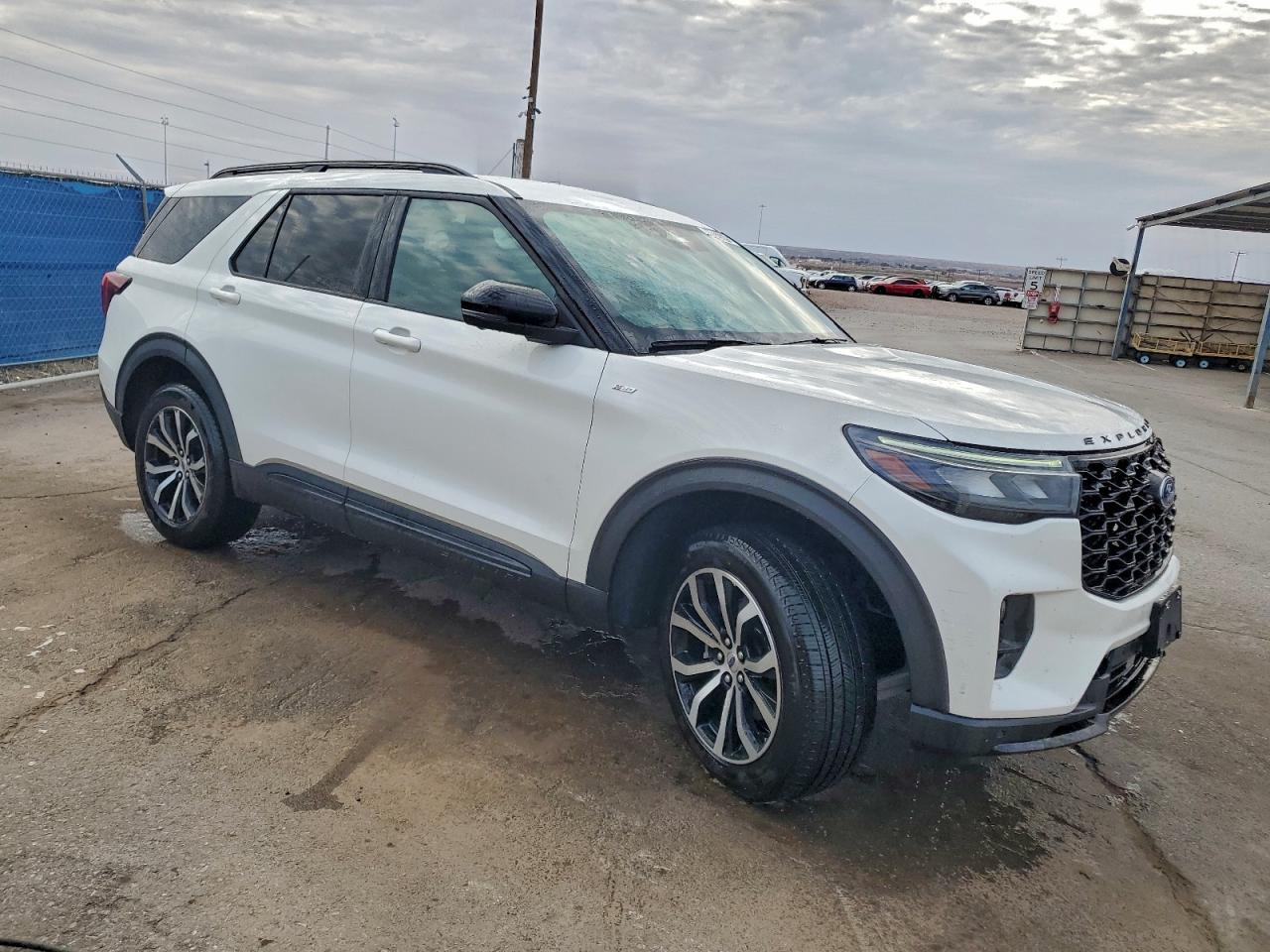 2025 FORD EXPLORER ST-LINE photo 4