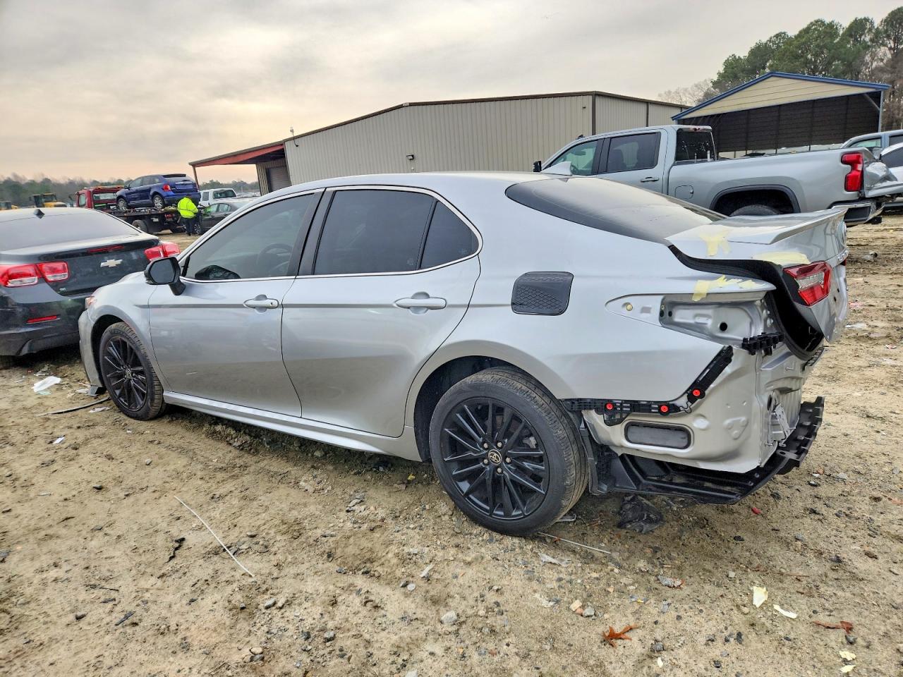 2022 TOYOTA CAMRY SE photo 2