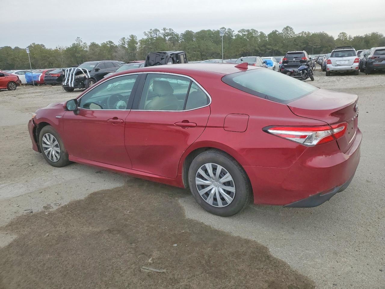 2019 TOYOTA CAMRY LE photo 2