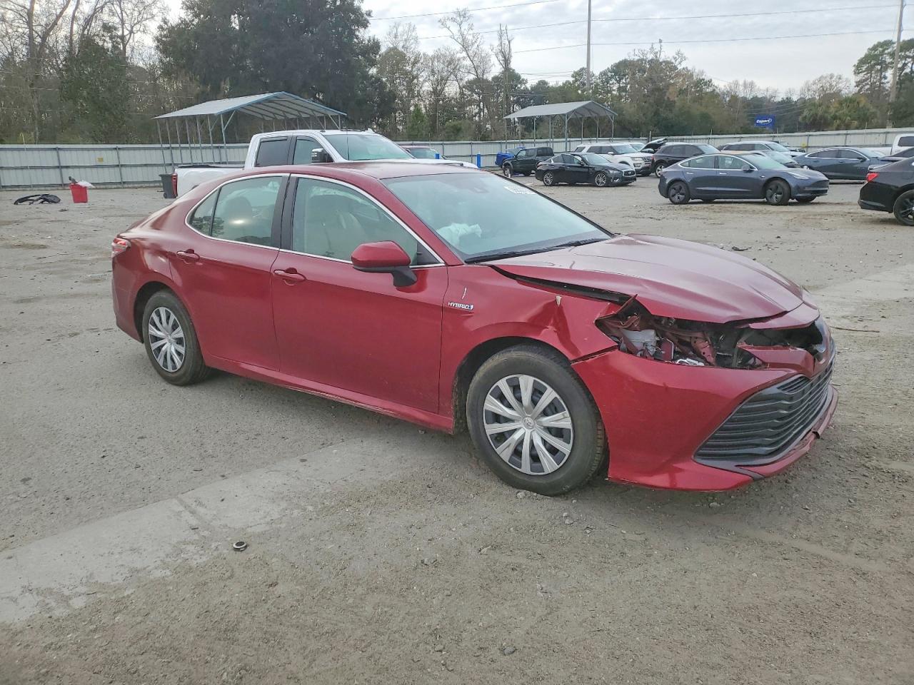 2019 TOYOTA CAMRY LE photo 4