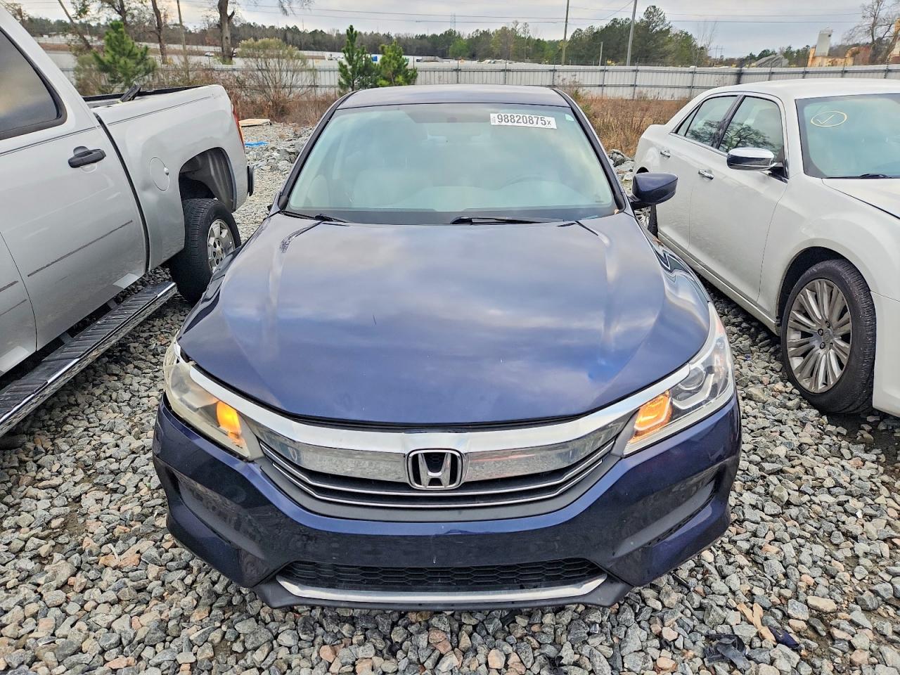 2017 HONDA ACCORD LX photo 5