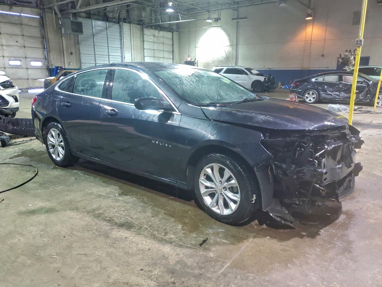 2023 CHEVROLET MALIBU LT photo 4