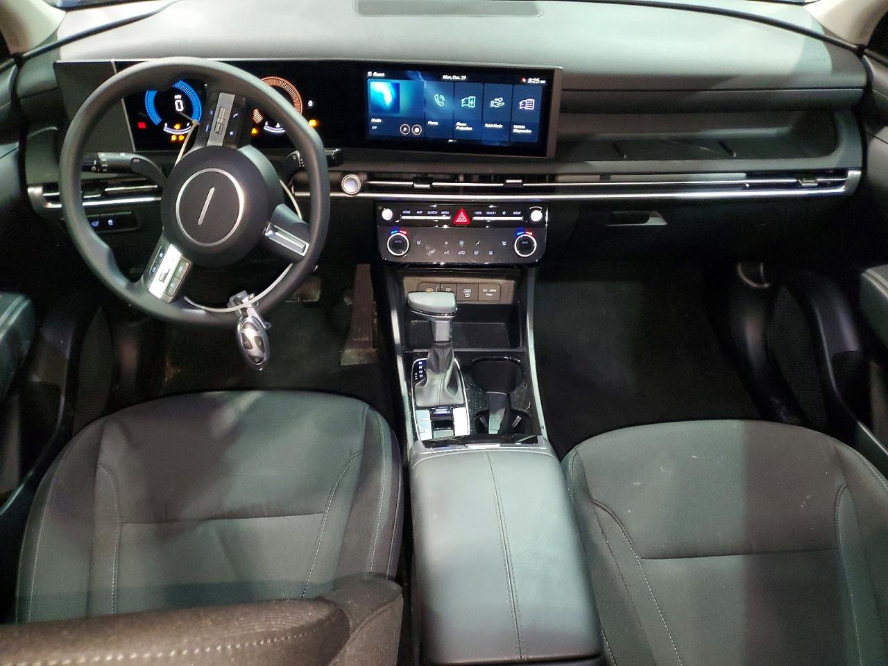 2026 HYUNDAI TUCSON SEL photo 8