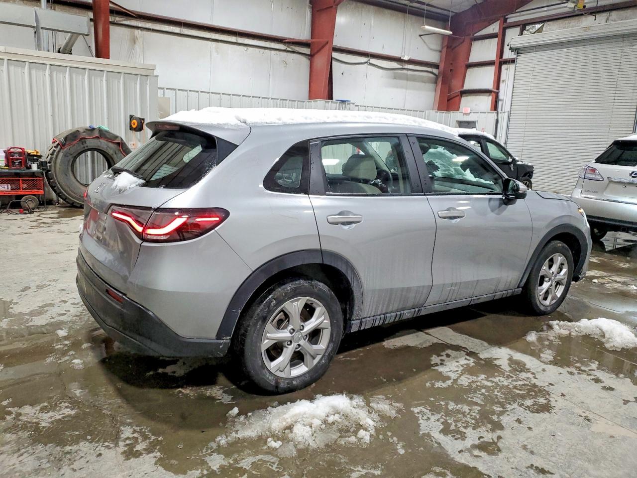 2024 HONDA HR-V LX photo 3