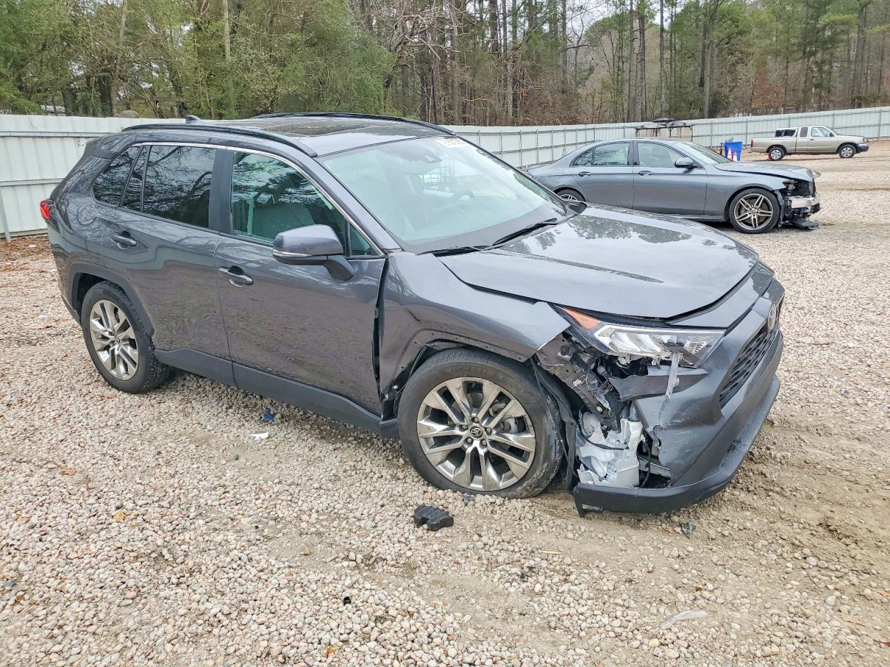 2021 TOYOTA RAV4 XLE PREMIUM photo 4