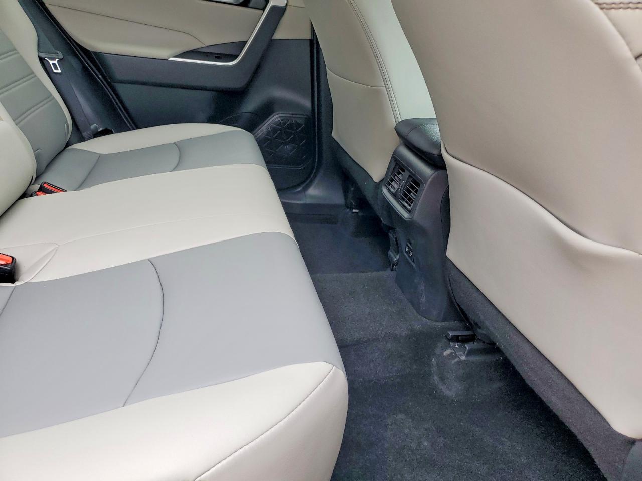 2021 TOYOTA RAV4 XLE PREMIUM photo 11