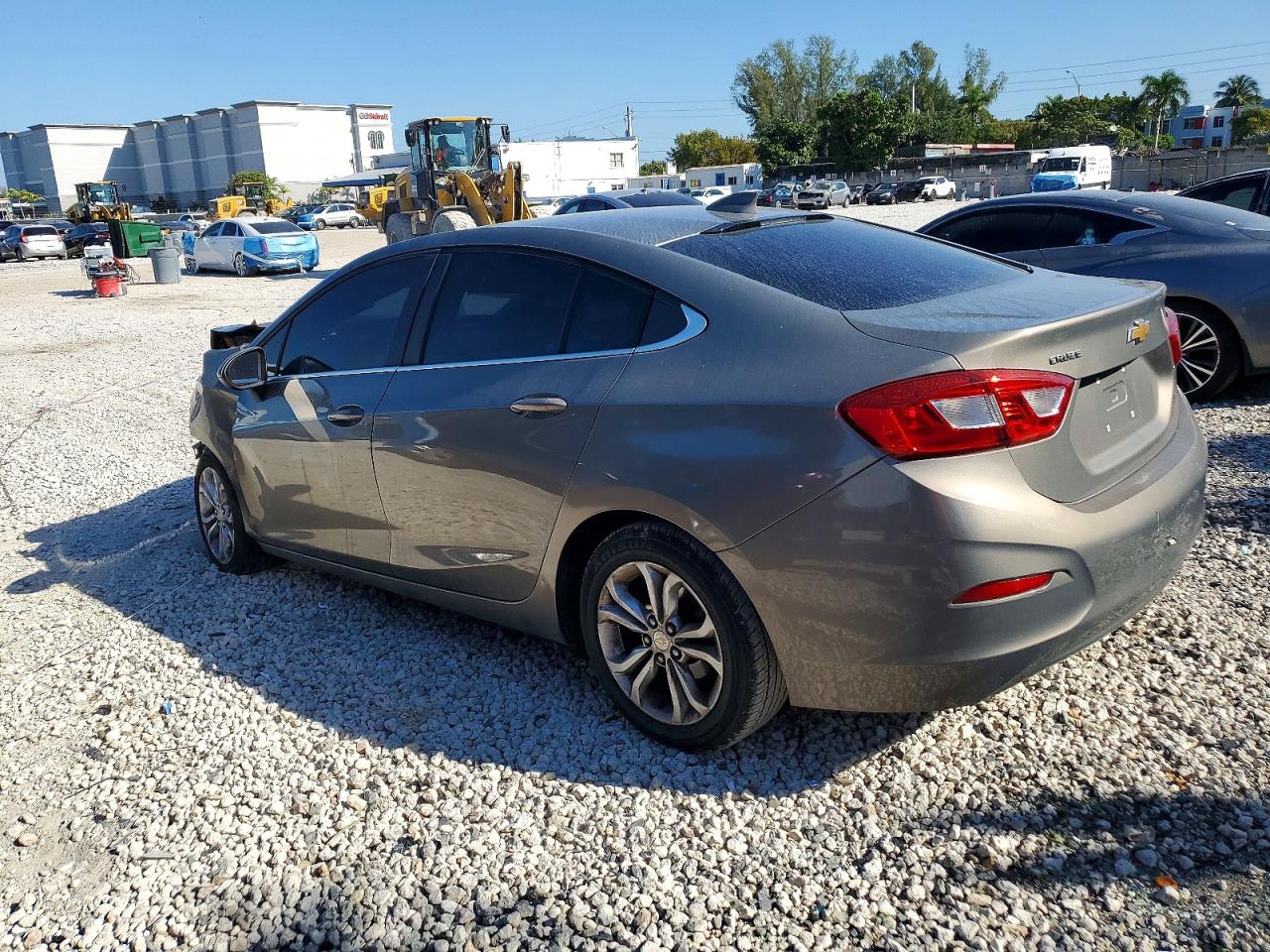 2019 CHEVROLET CRUZE LT photo 2