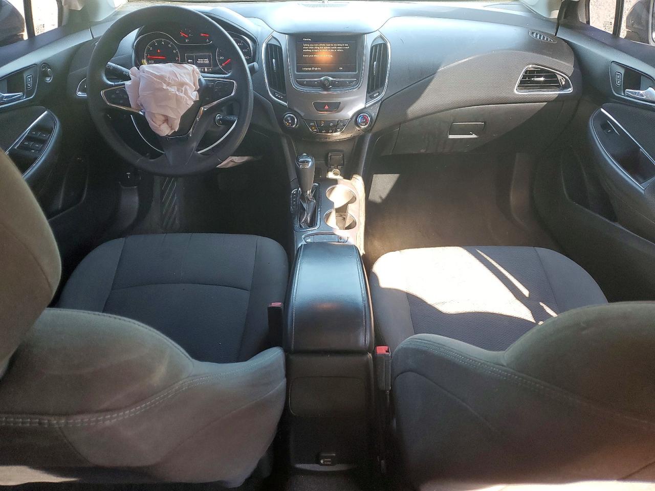2019 CHEVROLET CRUZE LT photo 8