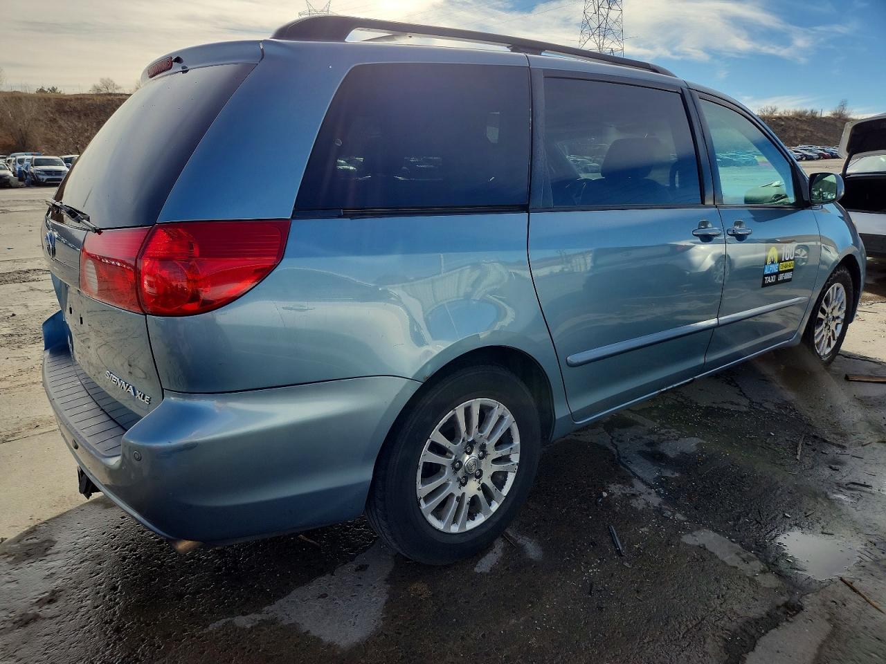2007 TOYOTA SIENNA XLE 7-PASSENGER photo 3