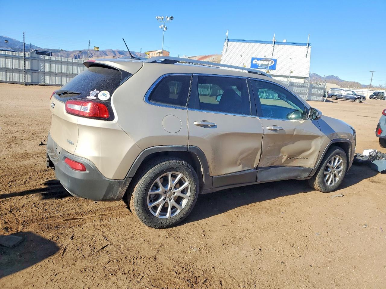 2015 JEEP CHEROKEE LATITUDE photo 3