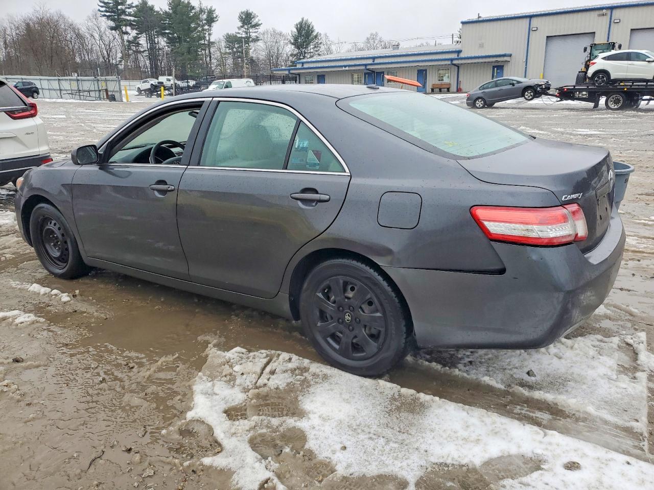 2011 TOYOTA CAMRY BASE photo 2