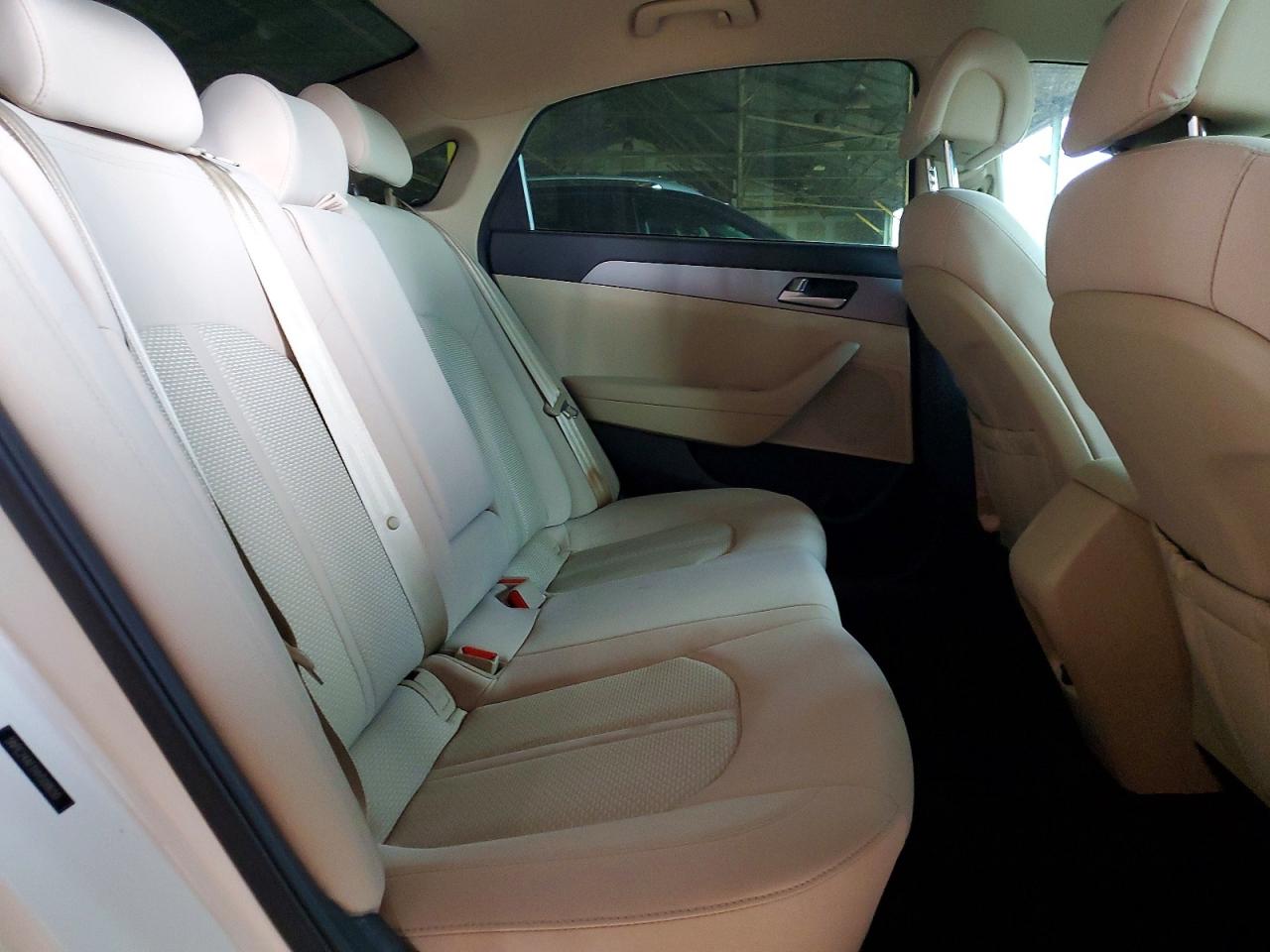 2017 HYUNDAI SONATA SE photo 10