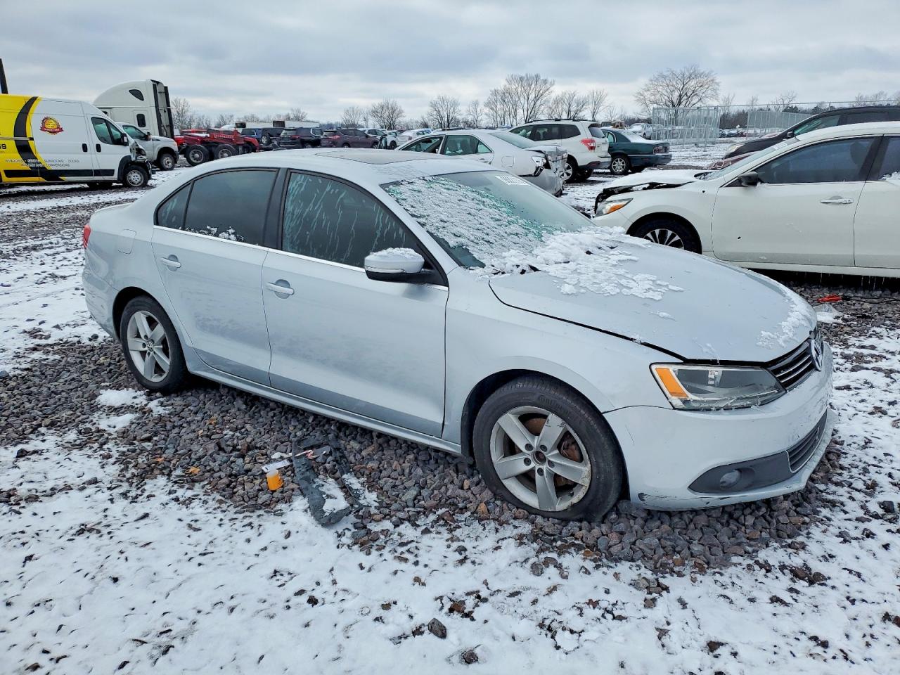 2011 VOLKSWAGEN JETTA TDI photo 4