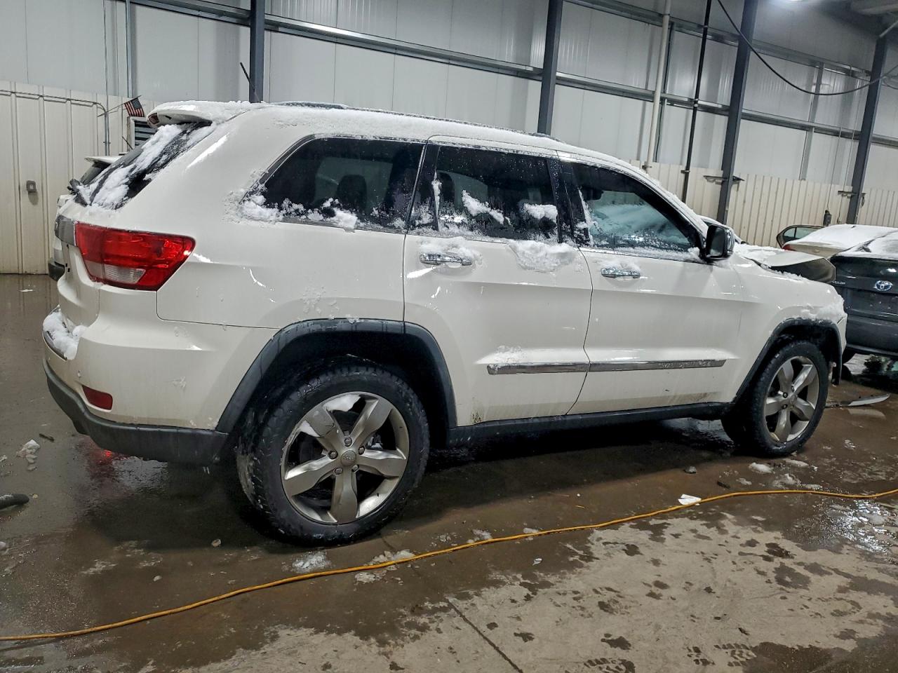 2012 JEEP GRAND CHEROKEE LIMITED photo 3
