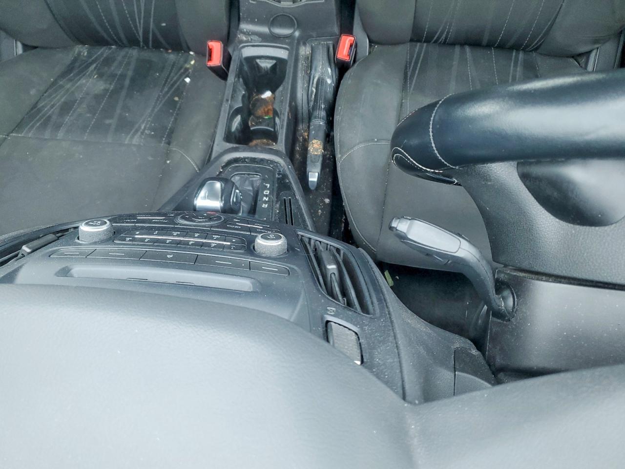 2015 FORD FOCUS SE photo 8