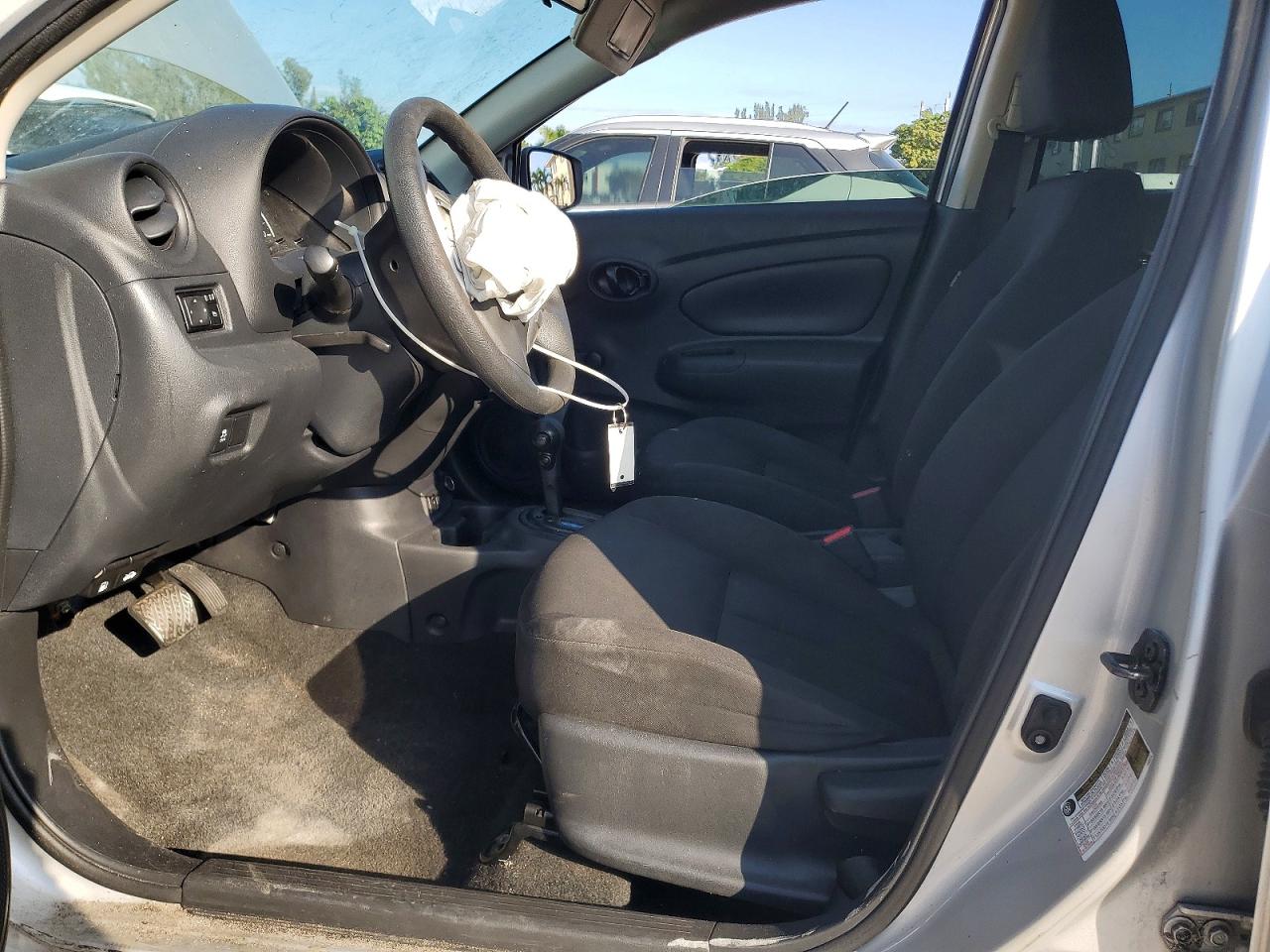 2019 NISSAN VERSA S photo 7