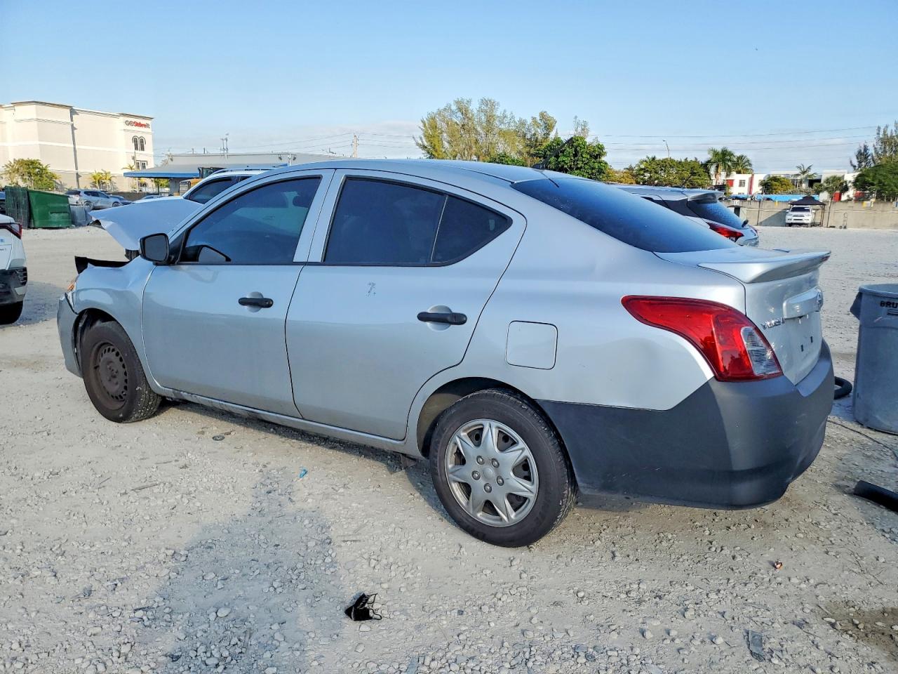 2019 NISSAN VERSA S photo 2