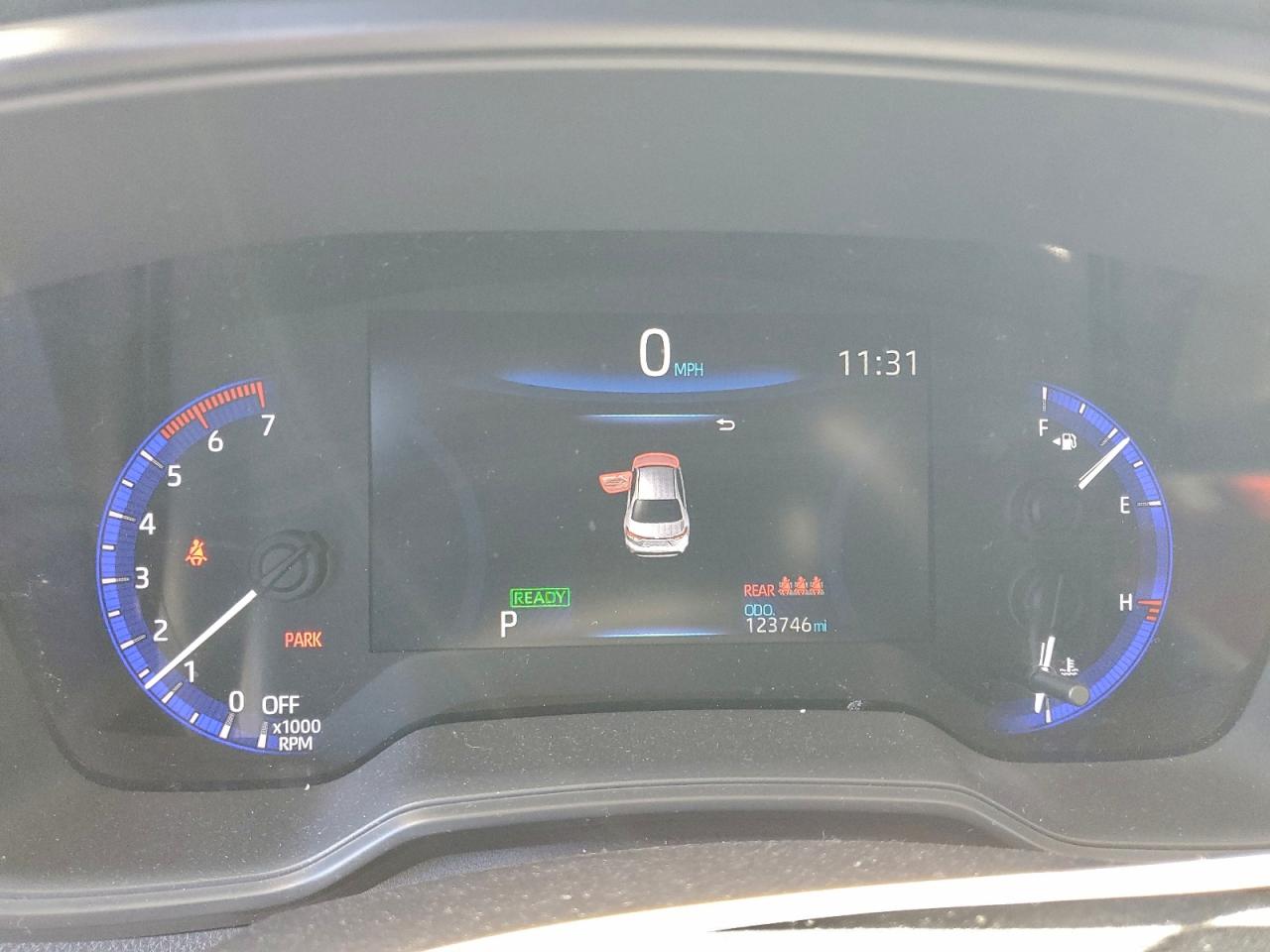 2021 TOYOTA COROLLA LE photo 9