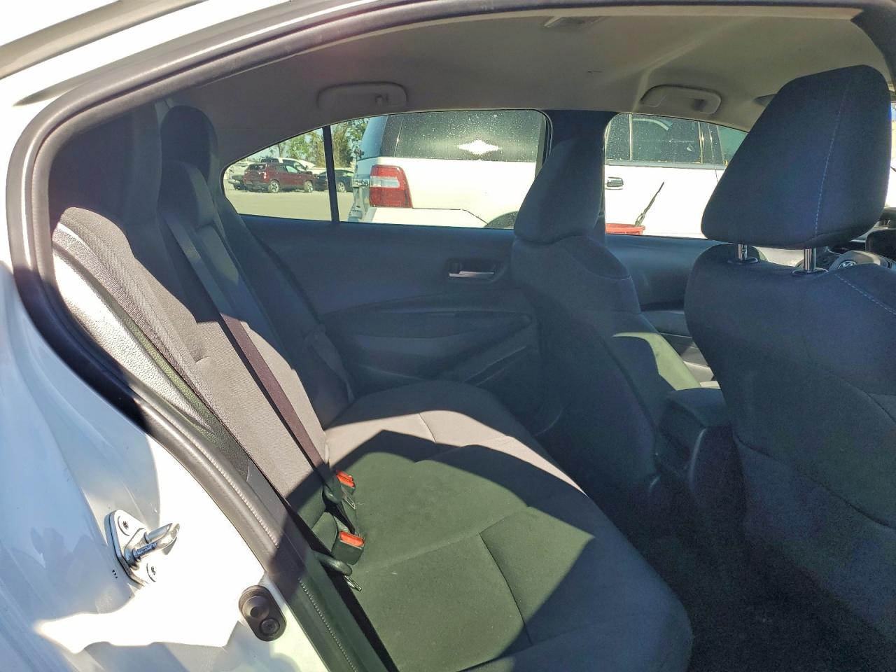 2021 TOYOTA COROLLA LE photo 10