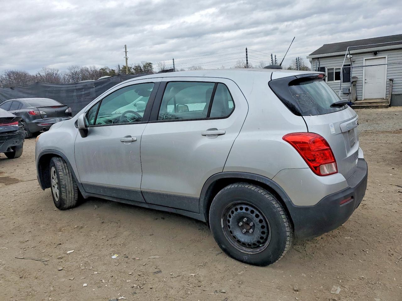 2015 CHEVROLET TRAX LS photo 4