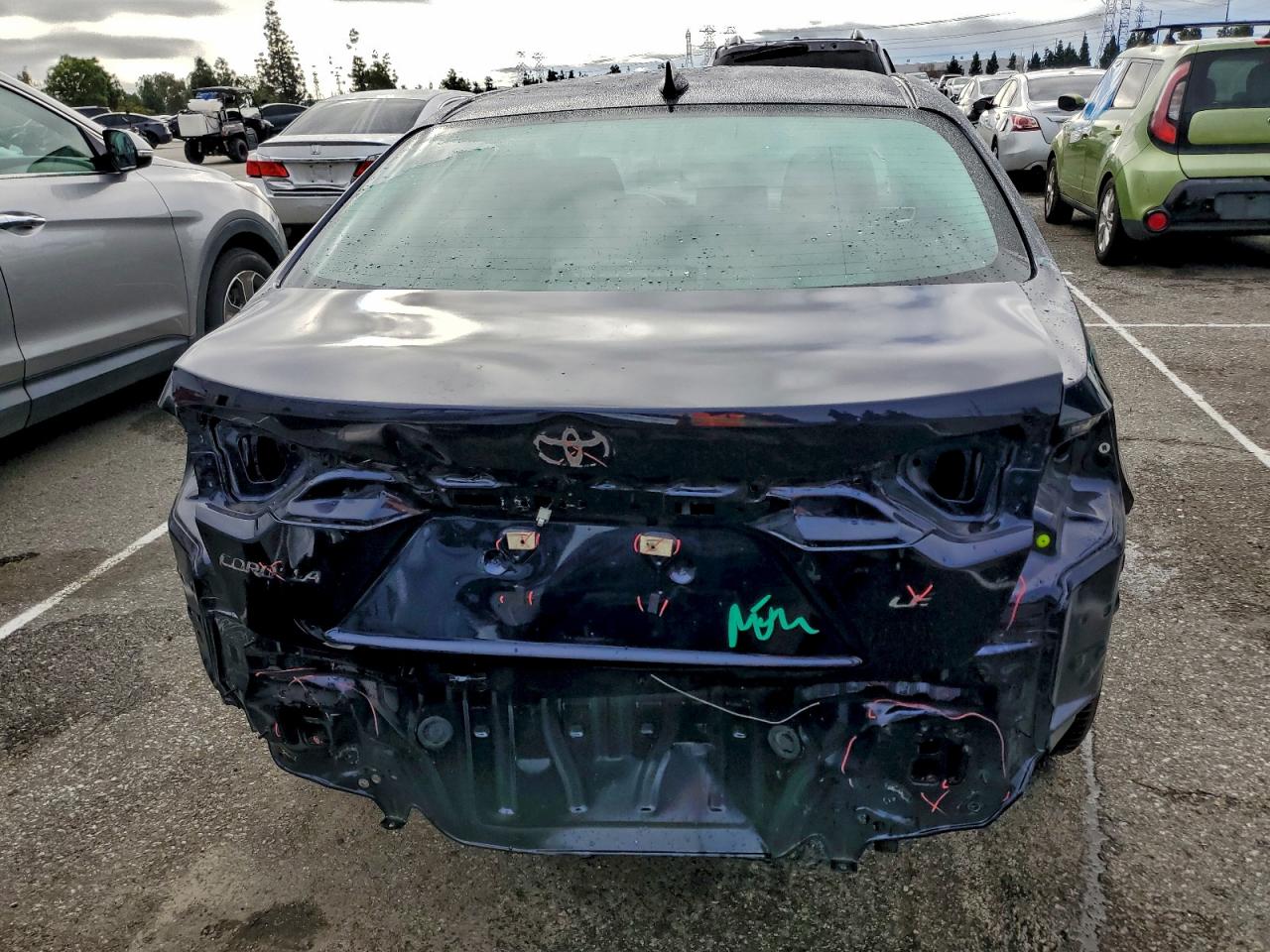 2022 TOYOTA COROLLA LE photo 11