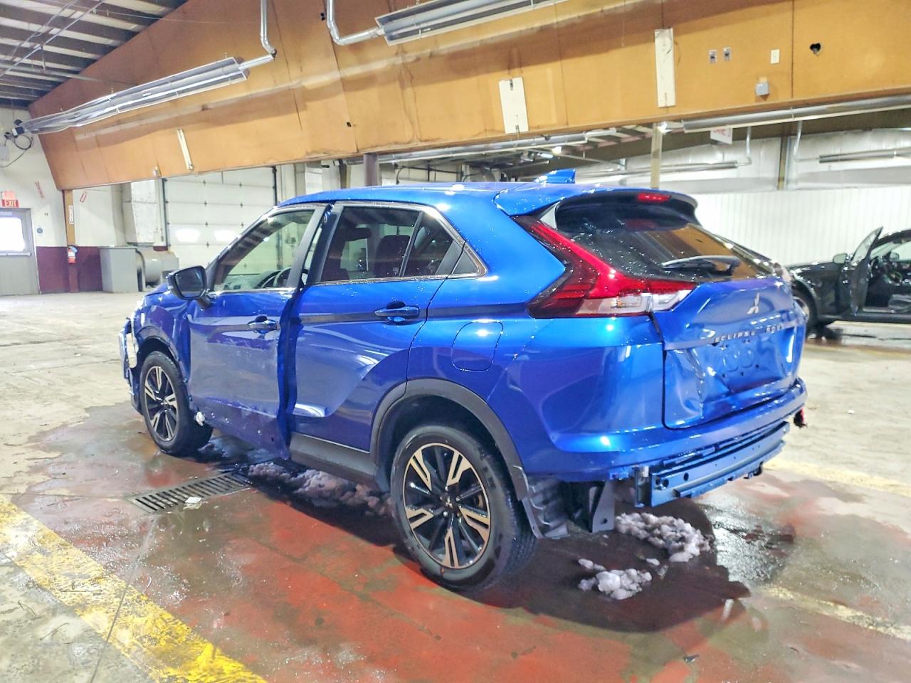 2025 MITSUBISHI ECLIPSE CROSS SE photo 2