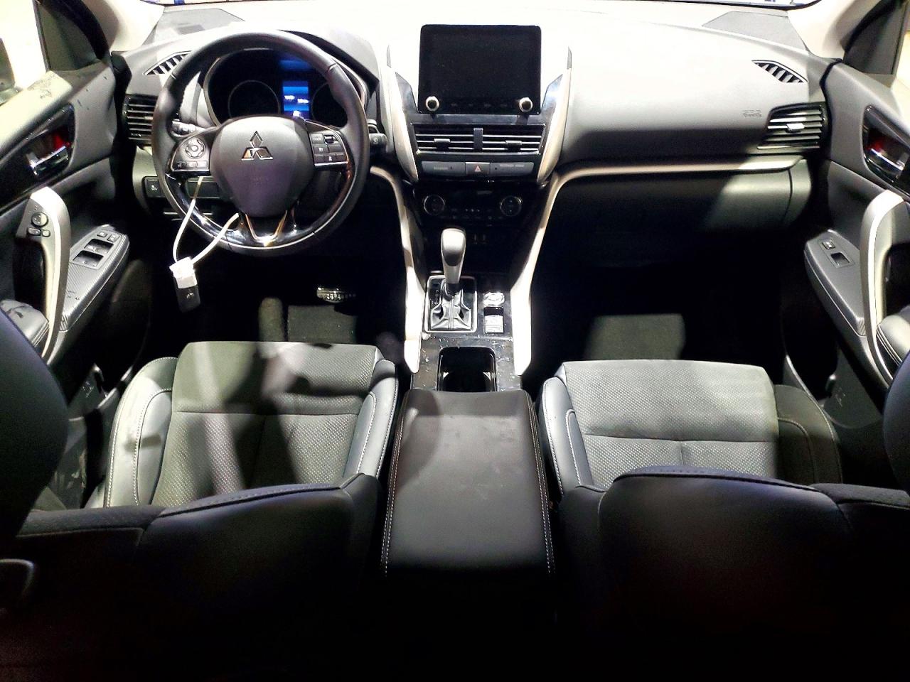 2025 MITSUBISHI ECLIPSE CROSS SE photo 8