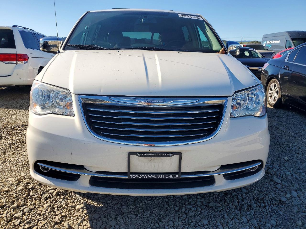 2012 CHRYSLER TOWN & COUNTRY TOURING L photo 5