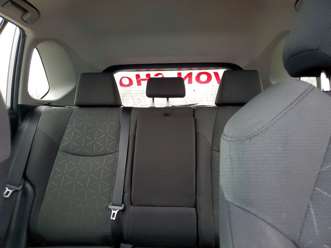2019 TOYOTA RAV4 XLE photo 10