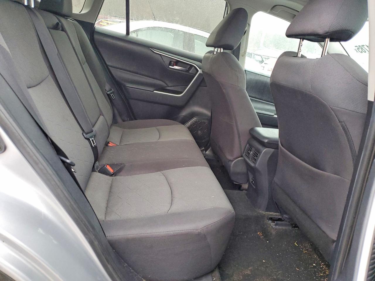 2019 TOYOTA RAV4 XLE photo 11