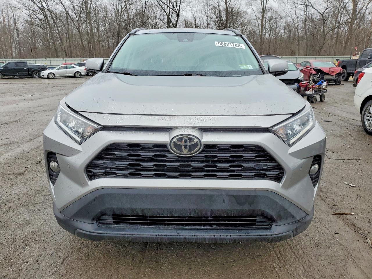 2019 TOYOTA RAV4 XLE photo 5