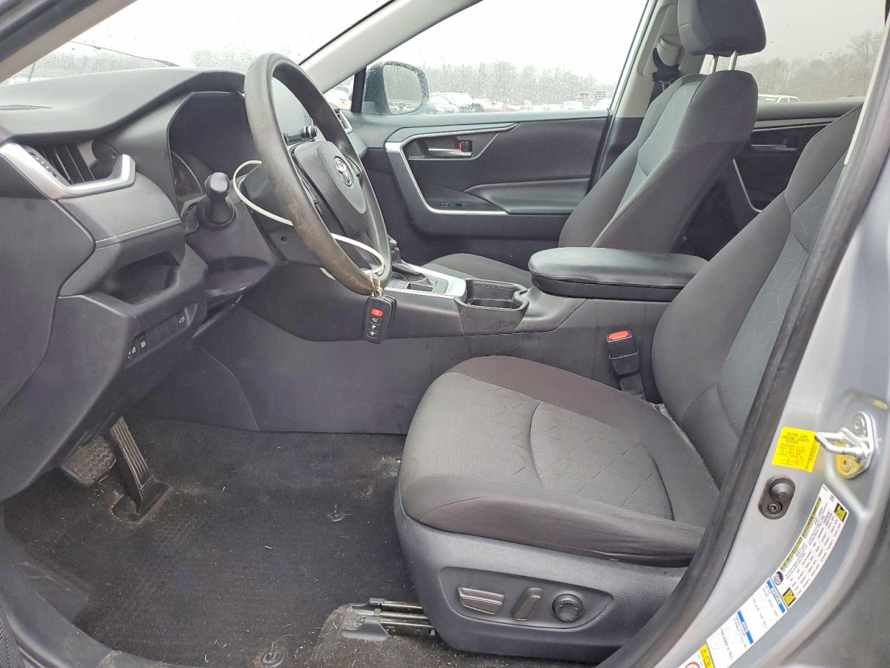 2019 TOYOTA RAV4 XLE photo 7