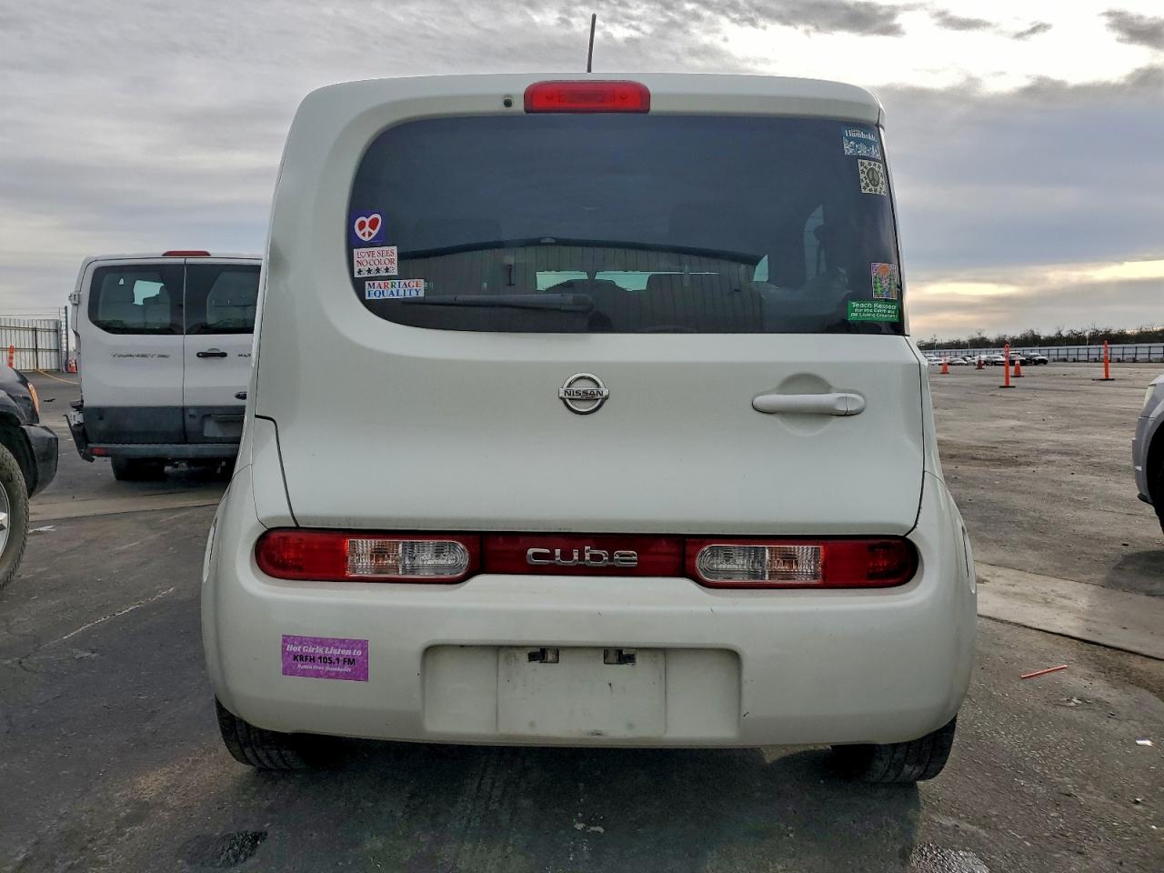2011 NISSAN CUBE BASE photo 6