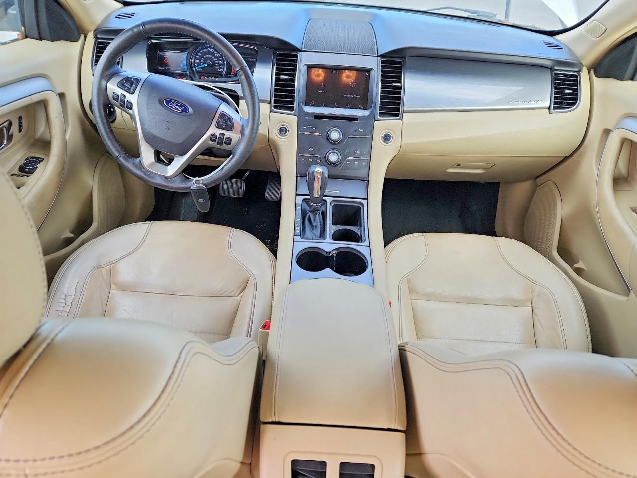 2018 FORD TAURUS SEL photo 8